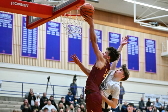 a Wilsonville Redmond 5A Oregon boys basketball quarterfinal 2024 Leon Neuschwander 33